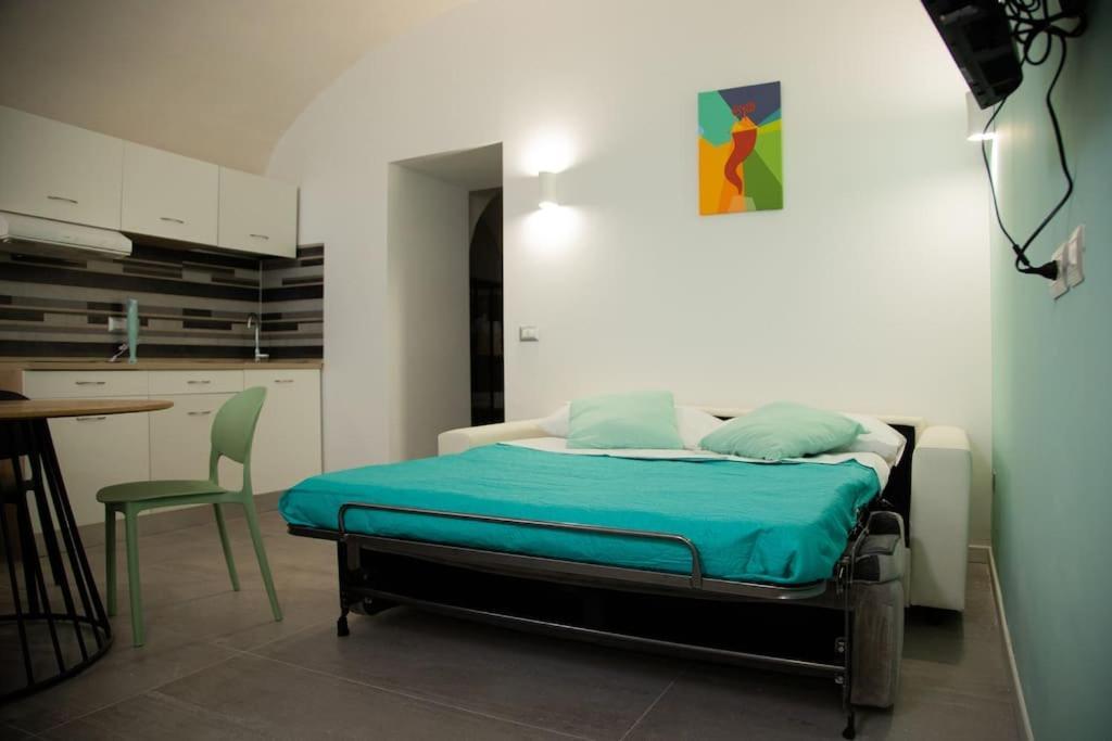 Intero Alloggio - Chiaia Naples Luaran gambar